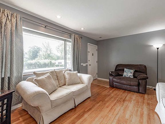 3rd image of 2965 Annunciation Dr