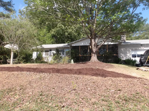 211 N Main St, Weaverville, NC 28787