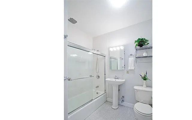 Sold by Compass | media 7