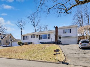 11 Beechwood Dr, Danbury, CT 06810
