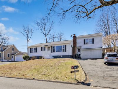 11 Beechwood Drive, Danbury, CT, 06810