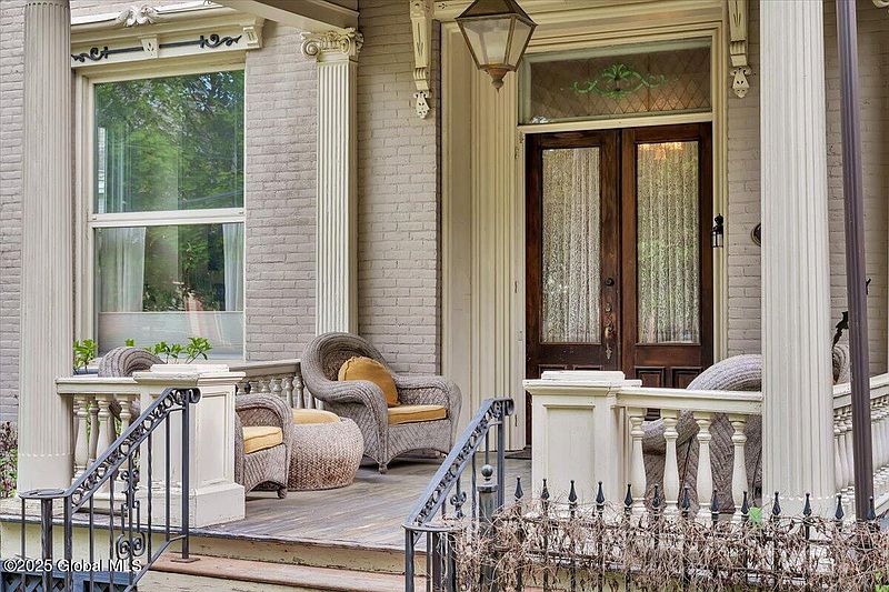 4th image of 143 Caroline Street #4