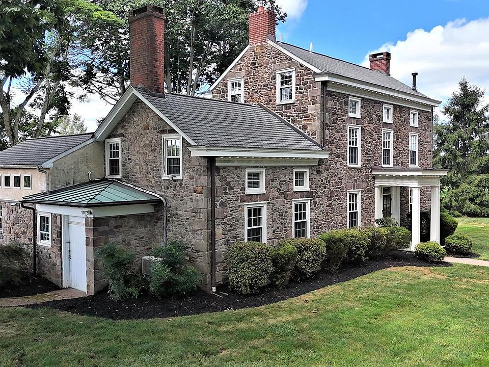 1st image of 381 Holland Rd