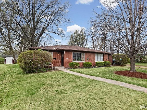 2nd image of 717 Royal Heights Rd