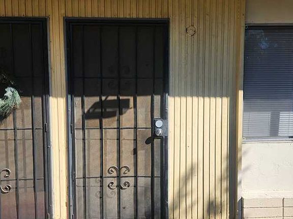 3rd image of 4265A Schoolridge Ln