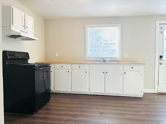 4th image of 443 W Bell St