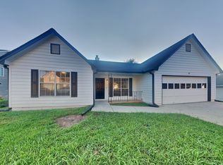 5941 Creekside Dr, Rex, GA 30273