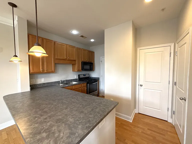 534 Oakland Ave — Photo 6
