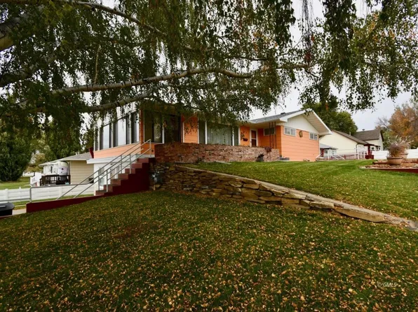 720 S Nowlan Ave, Glendive, MT 59330