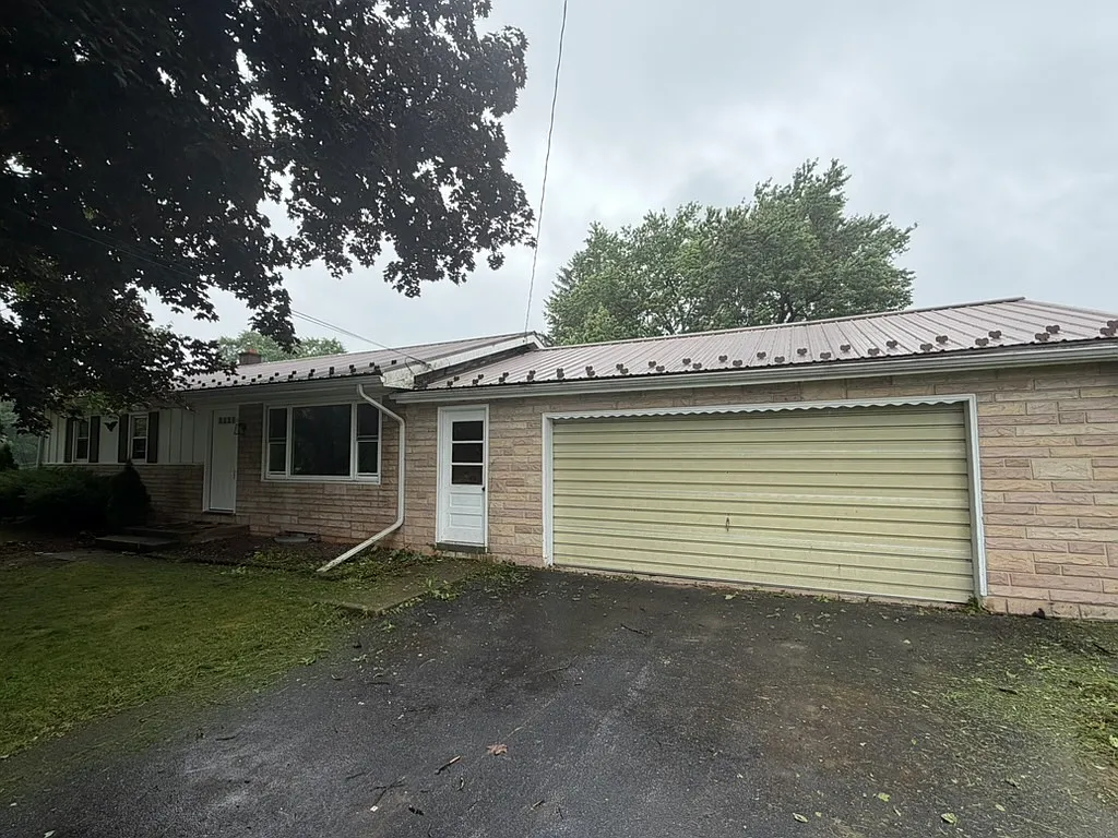 3 bed, 960 sqft, $1,450 — Photo 2