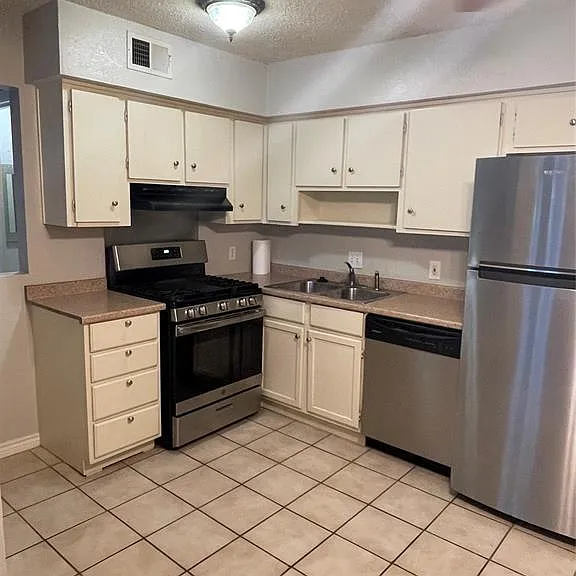 2304 Barton Village Cir #104 — Photo 1