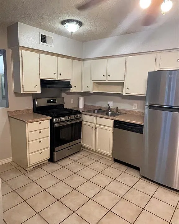 2304 Barton Village Cir #104