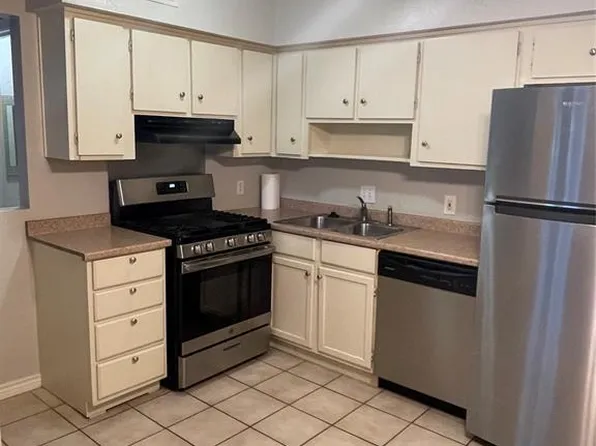 2304 Barton Village Cir APT 104, Austin, TX 78704