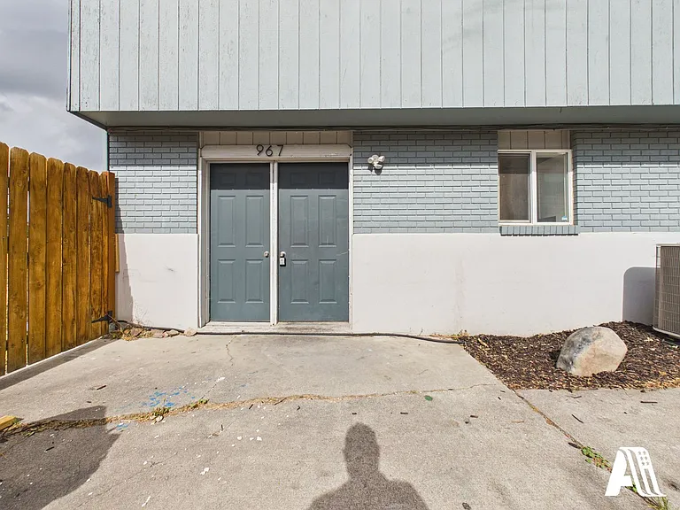 967 W Duplex — Photo 16