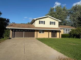 7815 N High Ridge Rd, East Dubuque, IL 61025