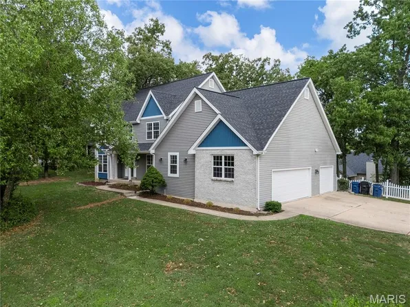 1939 Betty Lou Ct, Wentzville, MO 63385