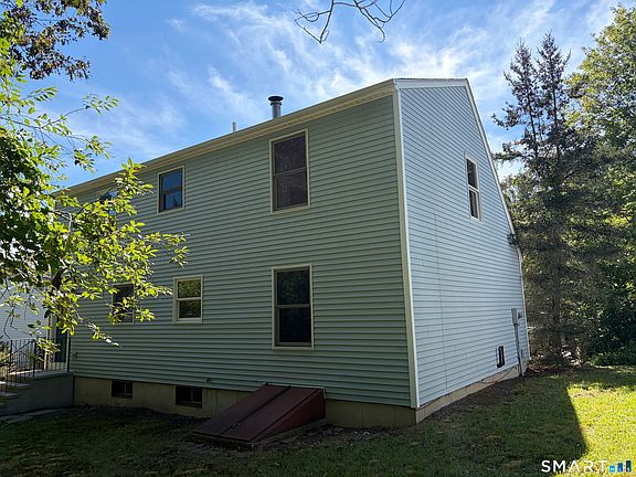 5th image of 106 Deerfield Ridge Drive