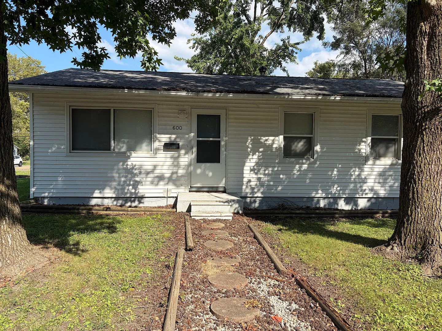 Four-bedroom home close to campus! — Photo 1