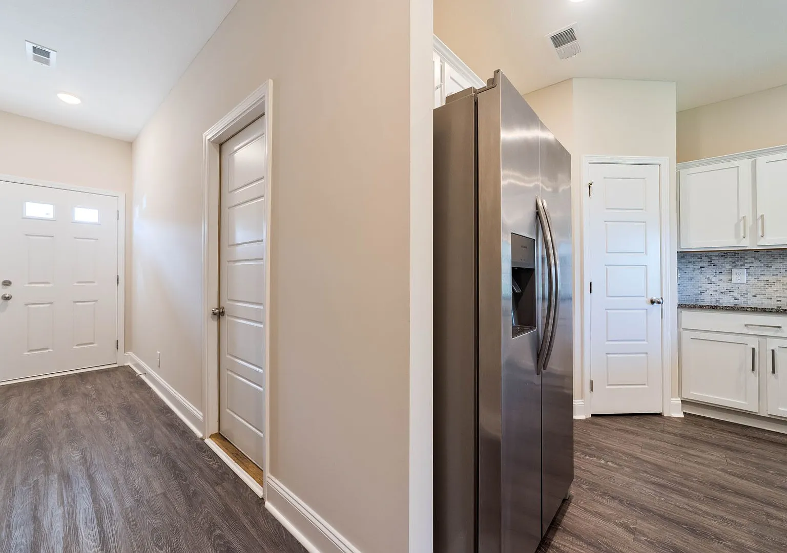 204 Drayton Drive — Photo 4