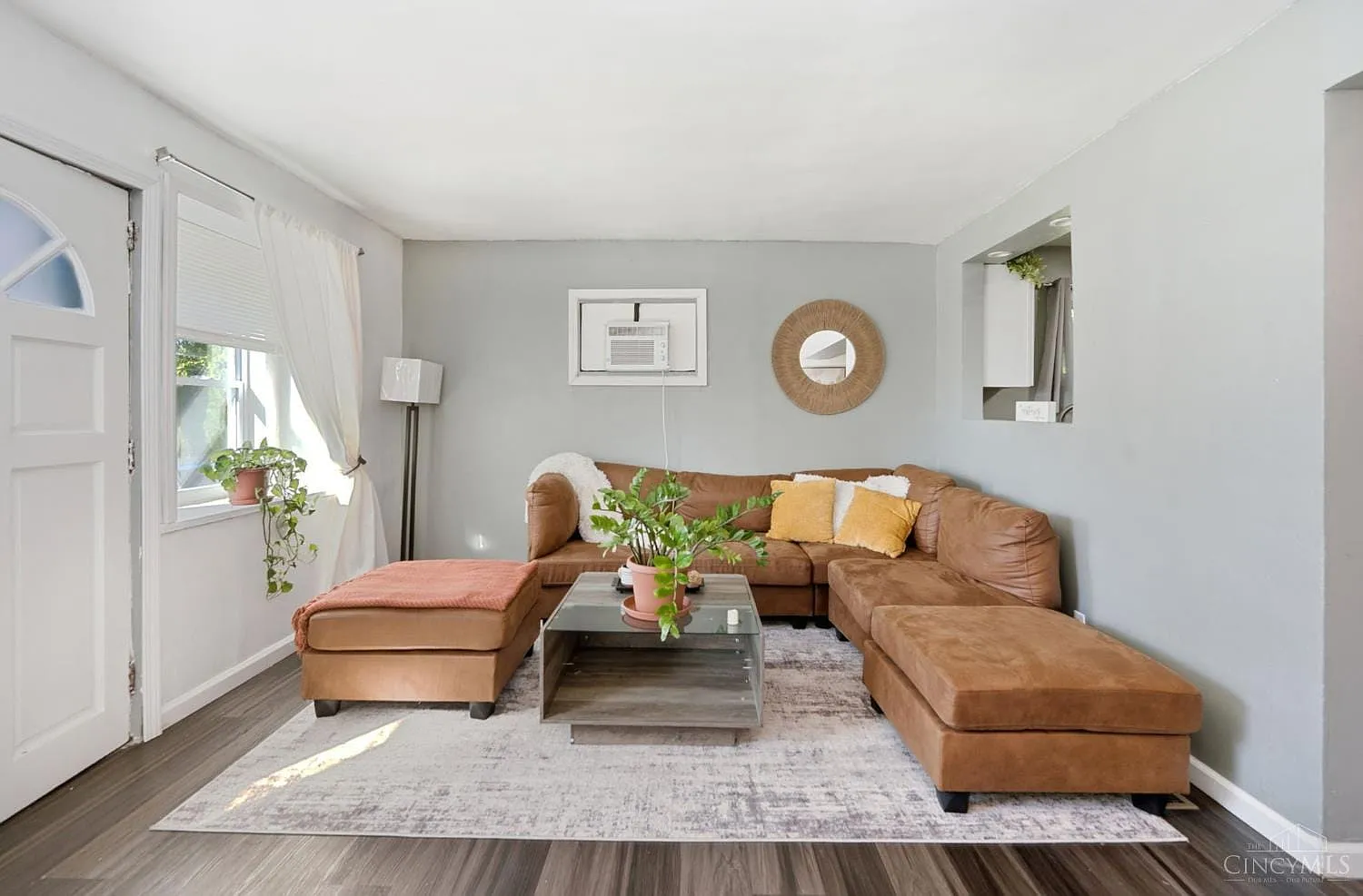 2 bed, 1.0 bath, $1,525 — Photo 4