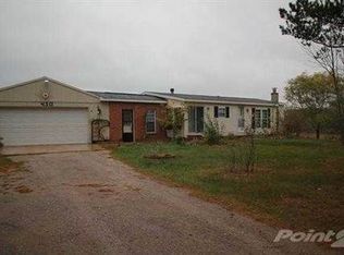 410 W Burdickville Rd, Maple City, MI 49664