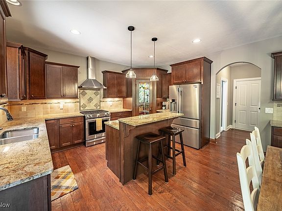 4th image of 8087 Butler Hill Dr