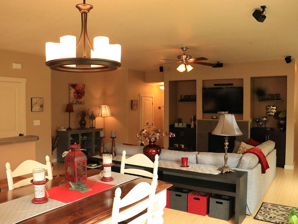 Fully Furnished Condo with nice size living room, kitchen and dining area. Open area with nice decor!