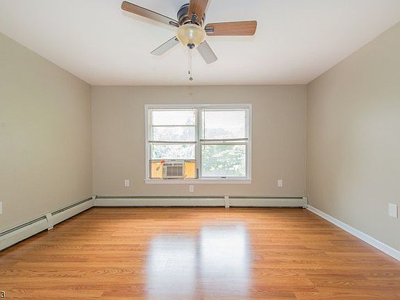 11 - Bedroom 2a_06222022