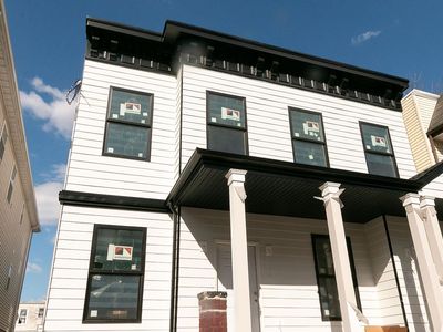 94 Astor Pl, Jersey City, NJ, 07304