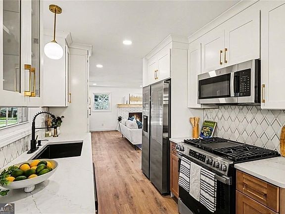 3rd image of 3680 Bells Ferry Rd NW