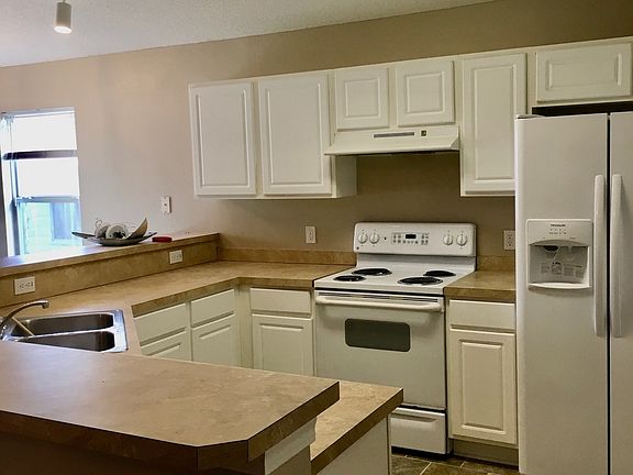 3rd image of 10521 Wilderness Ln