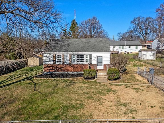 2nd image of 712 Dorchester Rd