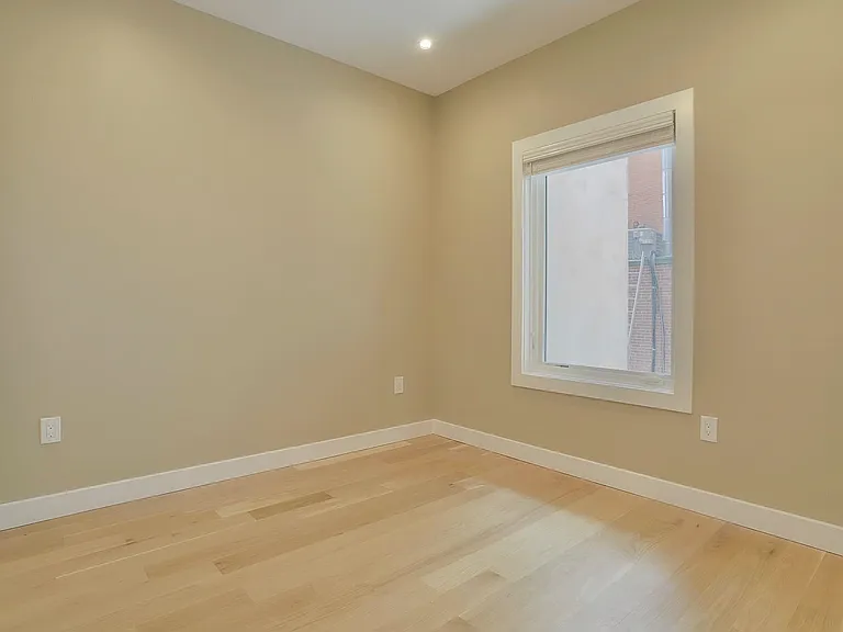 95 Court St — Photo 19