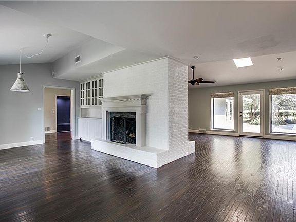 3rd image of 3609 Tanglewood Cir