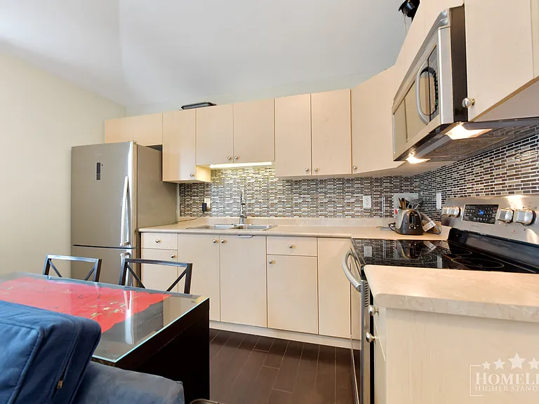 7309 191b St #COACH HOUSE — Photo 8