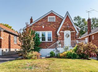 9340 Rambler Dr, Saint Louis, MO 63123