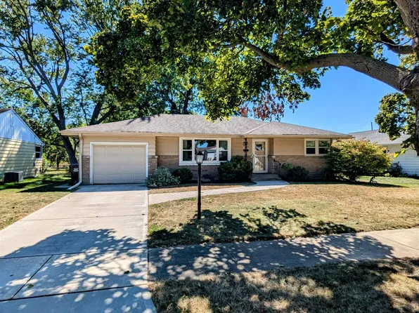 4507 Longmeadow Ln, Rockford, IL 61108