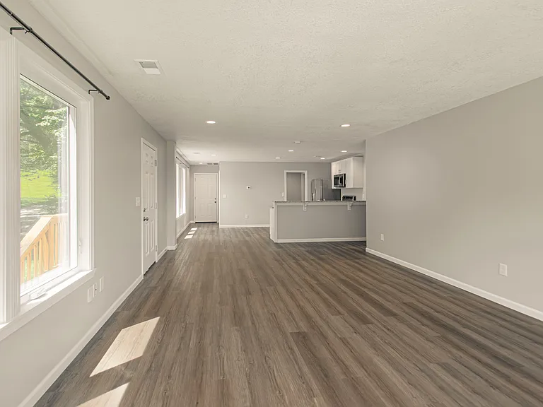 701 N 2nd St — Photo 8