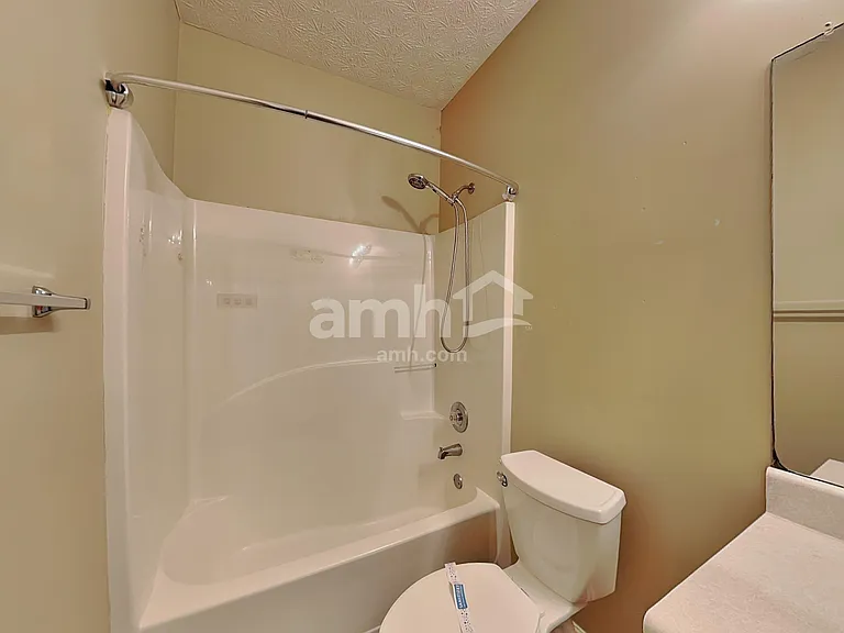 136 Spring Meadows Ave — Photo 16
