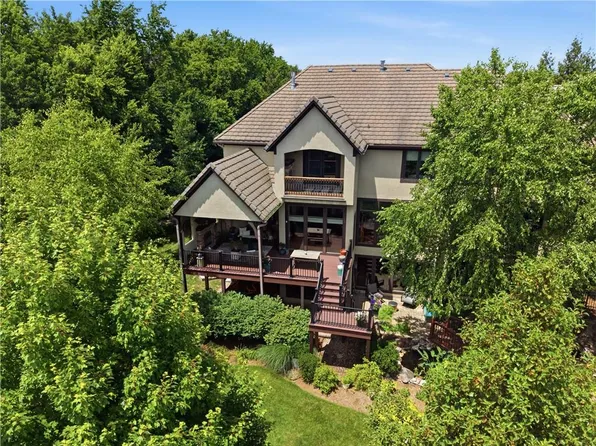 12715 W 160th Ter, Overland Park, KS 66221