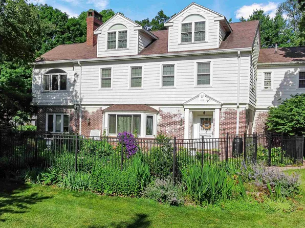 135 N Terrace Dr, Culver, IN 46511