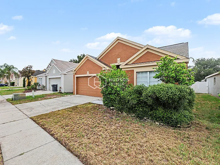 3 bed, 2.0 bath, 1783 sqft, $2,349 — Photo 4