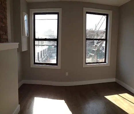 Rented by Full Time Management | media 27