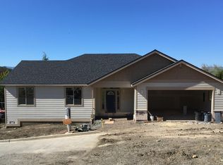 508 W La Strada Cir, Medford, OR 97504