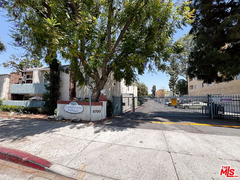 5700 Etiwanda Ave #257 — Photo 23