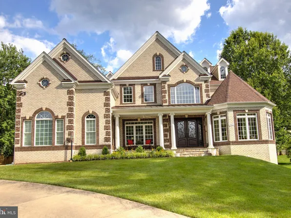 9813 Sunrise Rd, Vienna, VA 22181