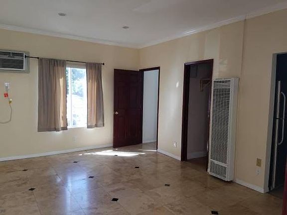 5th image of 2230 E Ocean Blvd #18