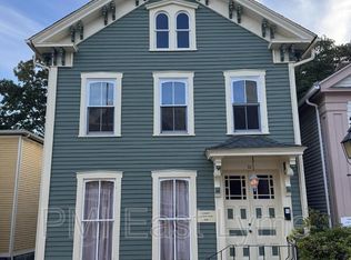 32 Starr St, New London, CT 06320