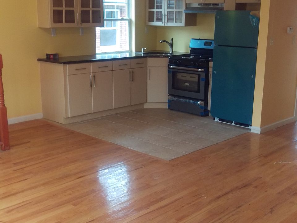 1st image of 3880 Laurel Avenue #2