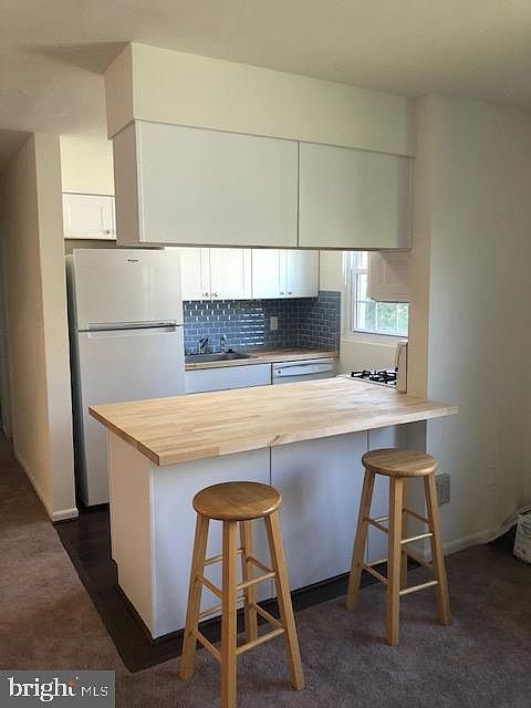 1st image of 2028 N Vermont St APT 202